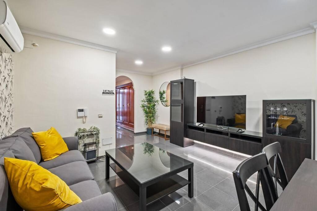 Piso En Atarazanas Appartement Málaga Buitenkant foto
